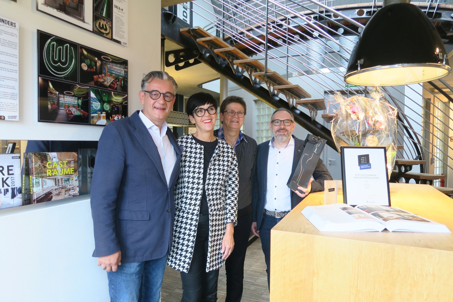Im Bild v.l. : Unternehmerehepaar Siegmund Dumm und Evi Hummel von Brust+Partner, Elisabeth Pler und Jochen Fellhauer, CDU Bad Schnborn